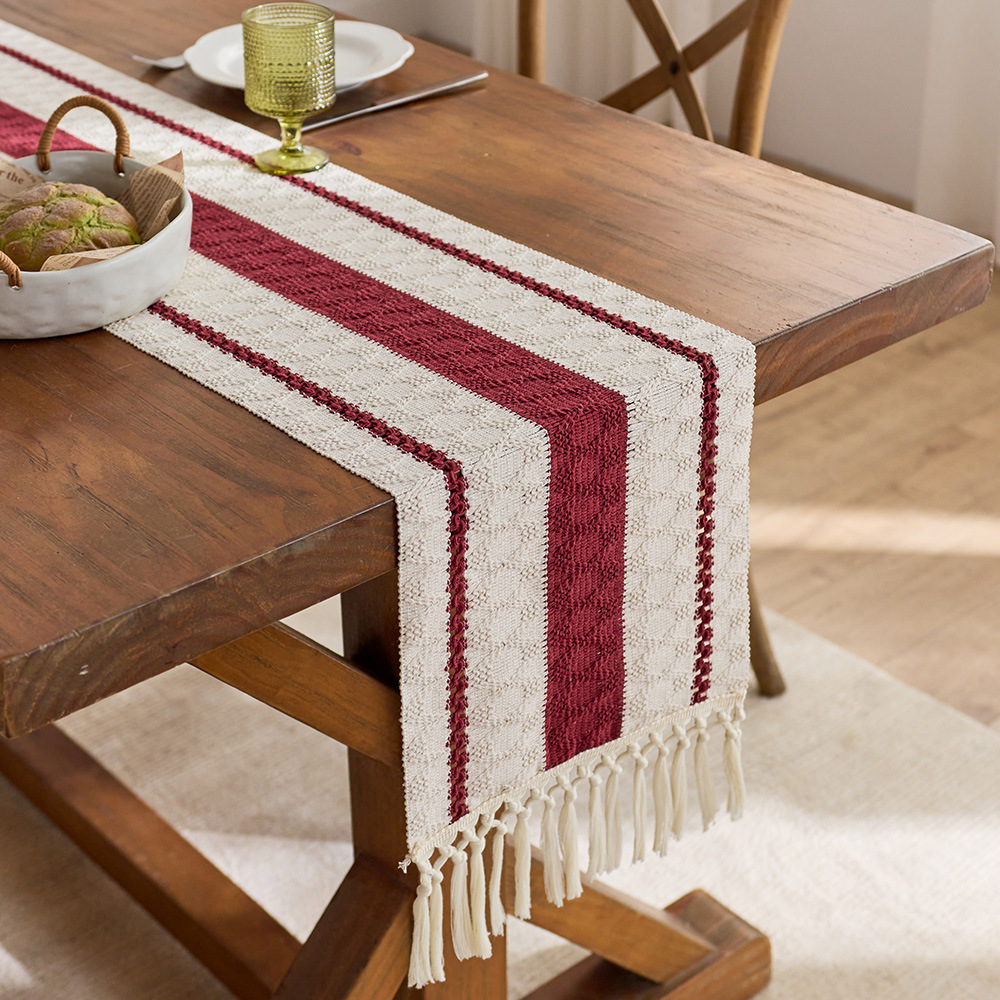 Home Office News - ธงตั้งโต๊ะอาหารสีขาวและสีแดงสำหรับตกแต่งบ้าน ร้านอาหารสไตล์โบฮีเมียน พร้อมของตกแต่งห้องนอน ของตกแต่งบ้านสไตล์โบฮีเมียน