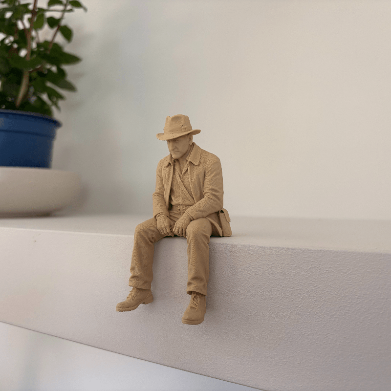 รูปปั้นนักสำรวจสีเบจแบบด้าน –  - Home Office Bookshelves บทวิจารณ์และราคา